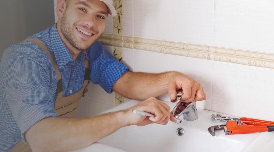 Handle or spout repair in Clinton, IL